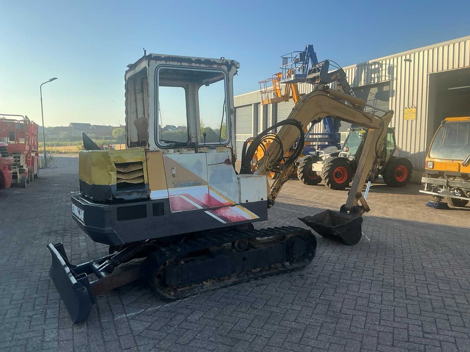 Yanmar YB351 Midigraafmachine, Graafmachine