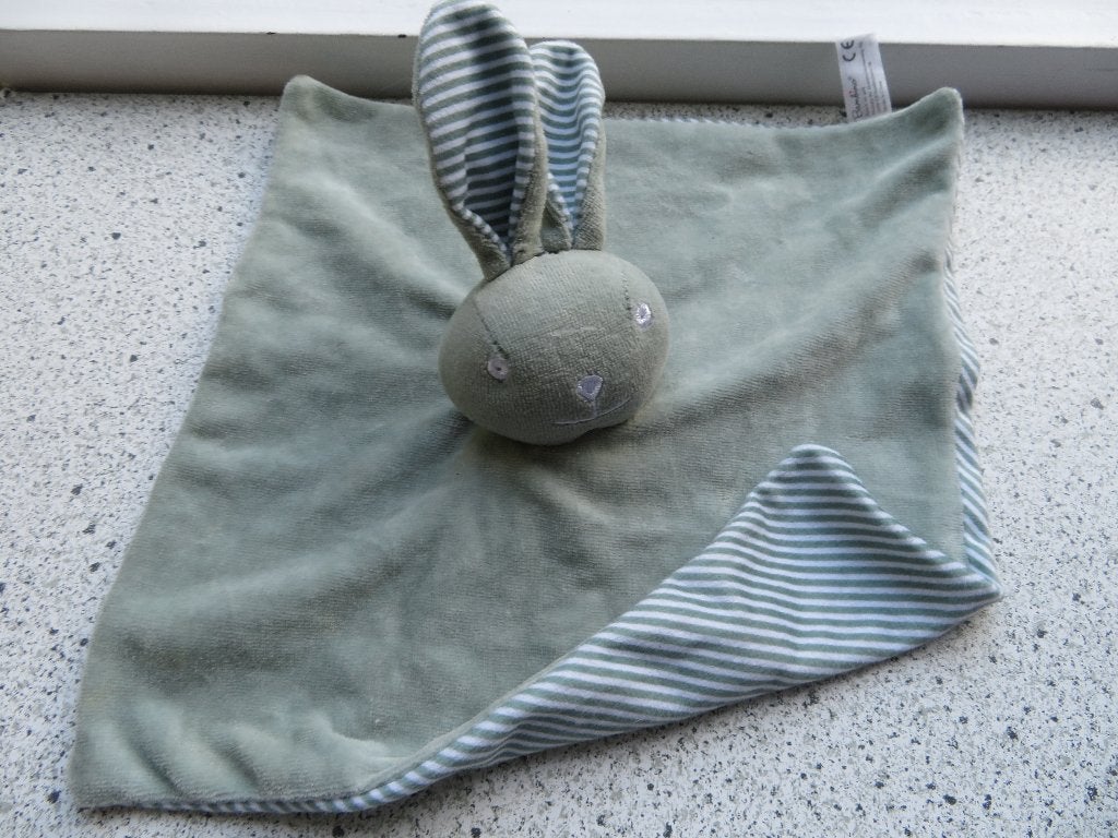 Knuffeldoek konijn merk Bambino van Kruidvat groen, Ophalen of Verzenden, Zo goed als nieuw, Konijn, Wasbaar