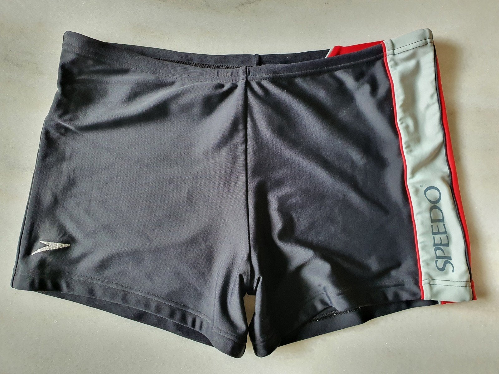 Speedo Zwemshort - Zwart/Rood - Maat 50 (L), Kleding | Heren, Badmode en Zwemkleding, Maat 52/54 (L), Zwart, Ophalen of Verzenden