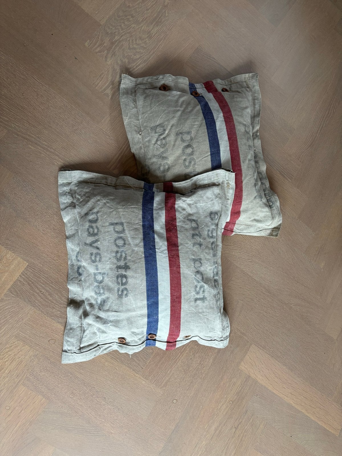 Set van 2 vintage kussens PTT postzak, Gebruikt, Meerkleurig, Vierkant, Ophalen of Verzenden