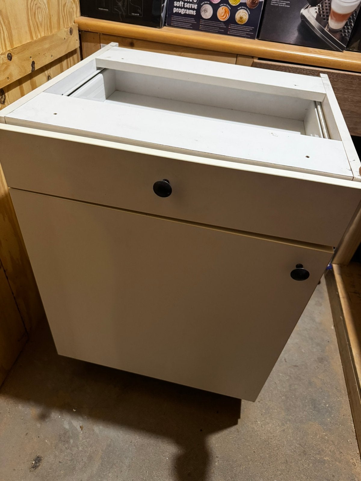 Free cabinet unit, Ophalen, Gebruikt
