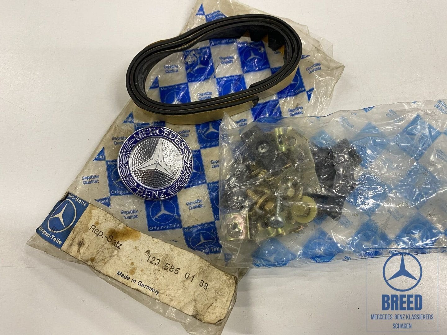 NOS reparatieset grille voor Mercedes-Benz W123, -, Nieuw, Ophalen of Verzenden, -