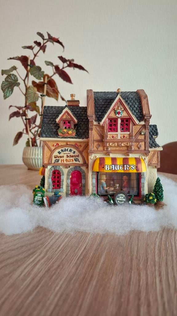Lemax kersthuisje Bauer's wiener schnitzel haus, Diversen, Kerst, Ophalen