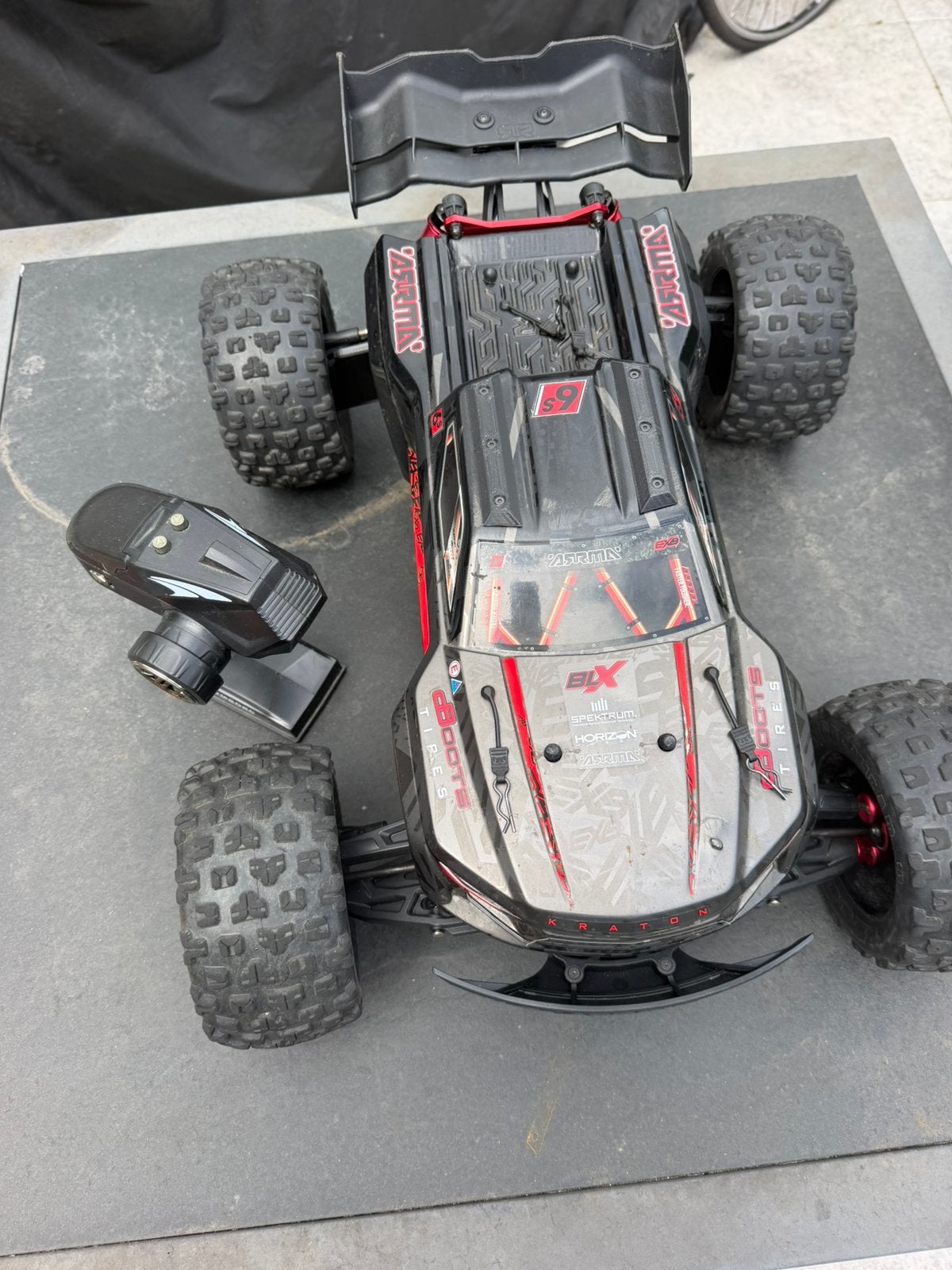 Nette Arrma Kraton 6s V6 exb omgebouwd naar body met clips., Overige merken, Gebruikt, Auto, Groter dan 1:32