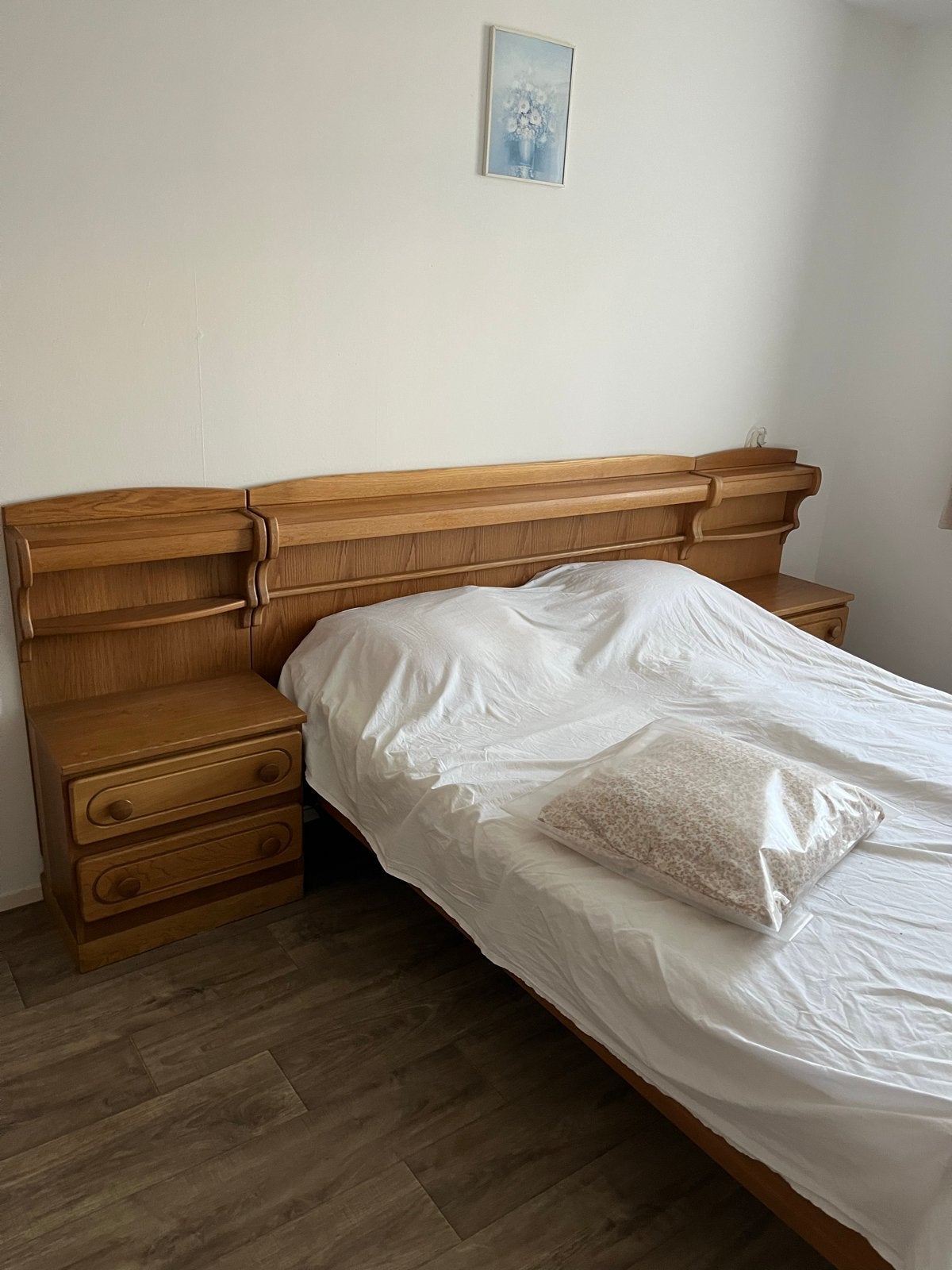 Houten tweepersoonsbed met nachtkastjes en hoofdbord, Huis en Inrichting, Ophalen, Gebruikt, Bruin, Tweepersoons