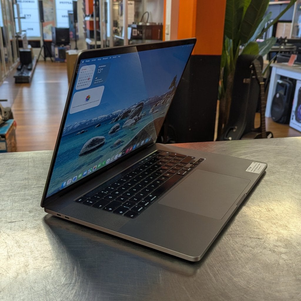 MacBook Pro 16 Inch 2019 Core i9 64GB 2TB Radeon Pro 5500M, Apple, Zo goed als nieuw, Support@apple.com, One Apple Park Way
Cupertino, CA 95014
United States