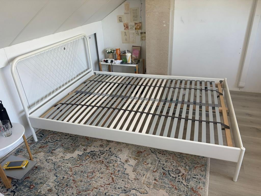 Ikea Nesttun bedframe 140x200 cm incl. lattenbodem, Ophalen, Wit, Tweepersoons, 140 cm