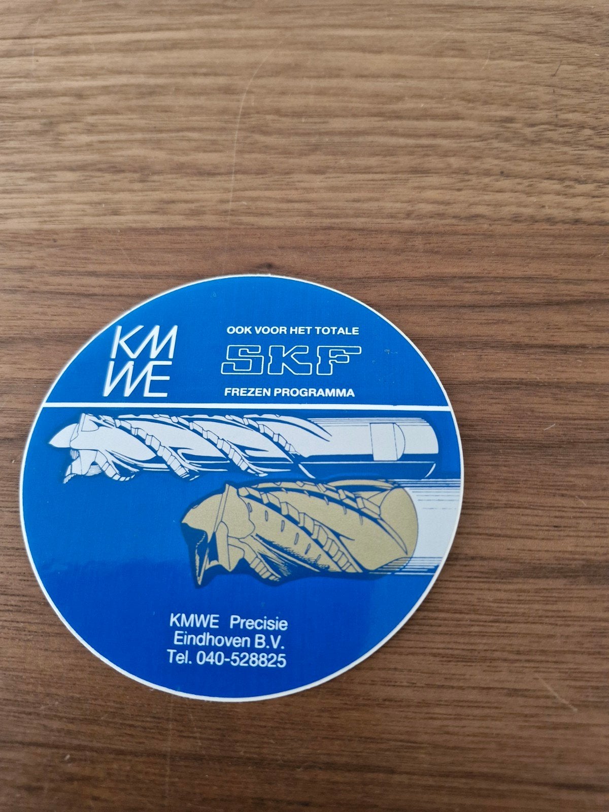 11343 Vintage KMWE SKF Frezen Programma Sticker, Verzamelen, Ophalen of Verzenden, Nieuw, Bedrijf of Vereniging