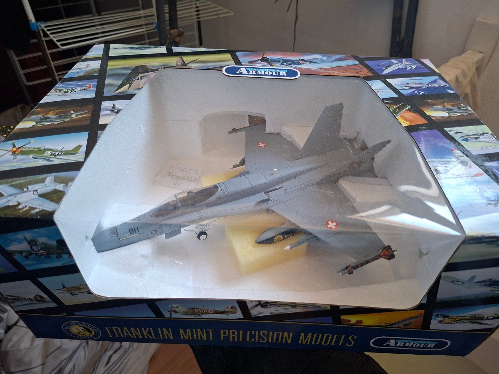 Franklin Mint F/A-18 Hornet modelvliegtuig, Ophalen of Verzenden, Zo goed als nieuw, Groter dan 1:72, Overige merken
