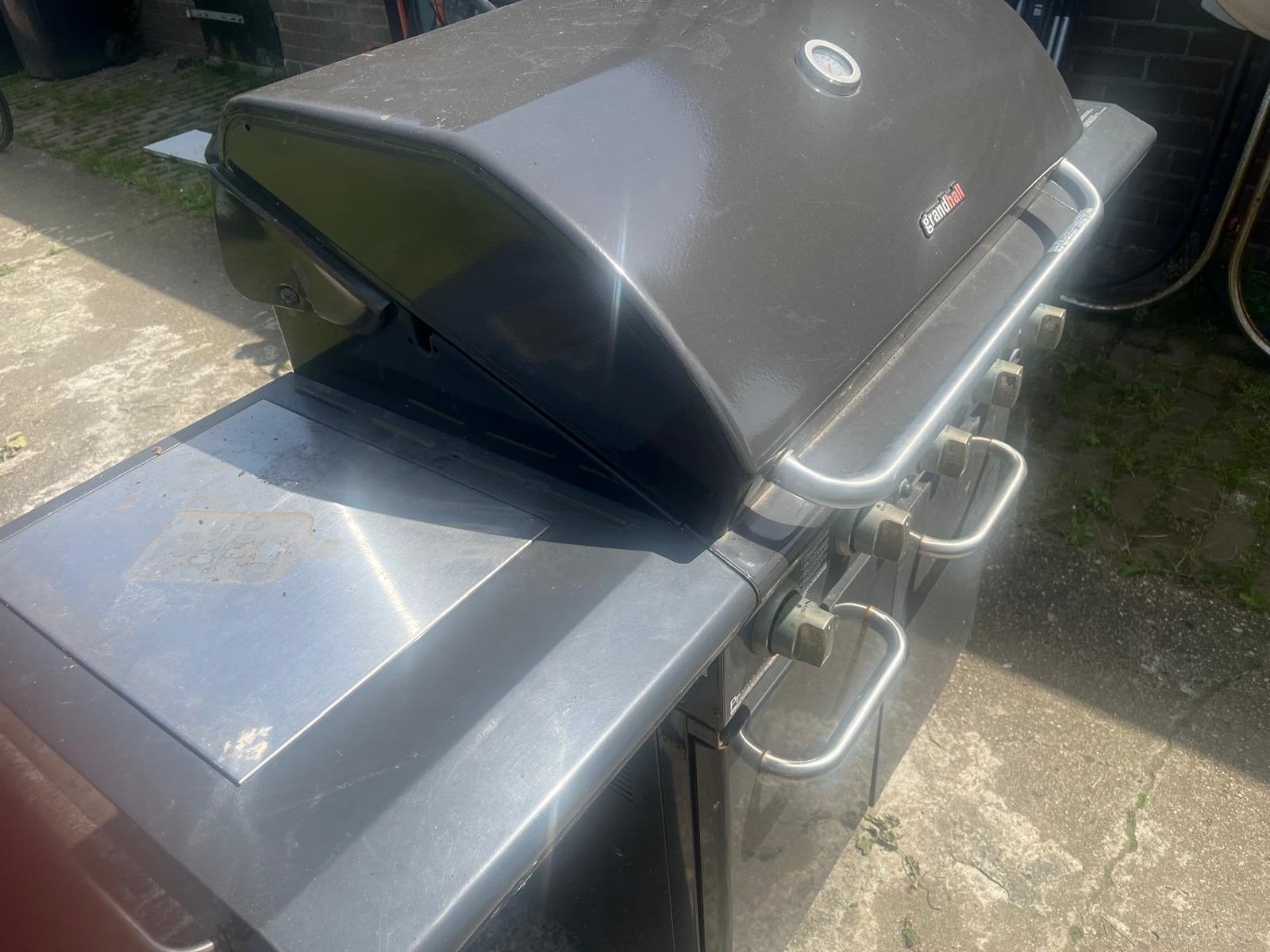 Grandhall barbecue met side burner, Ophalen, Gebruikt