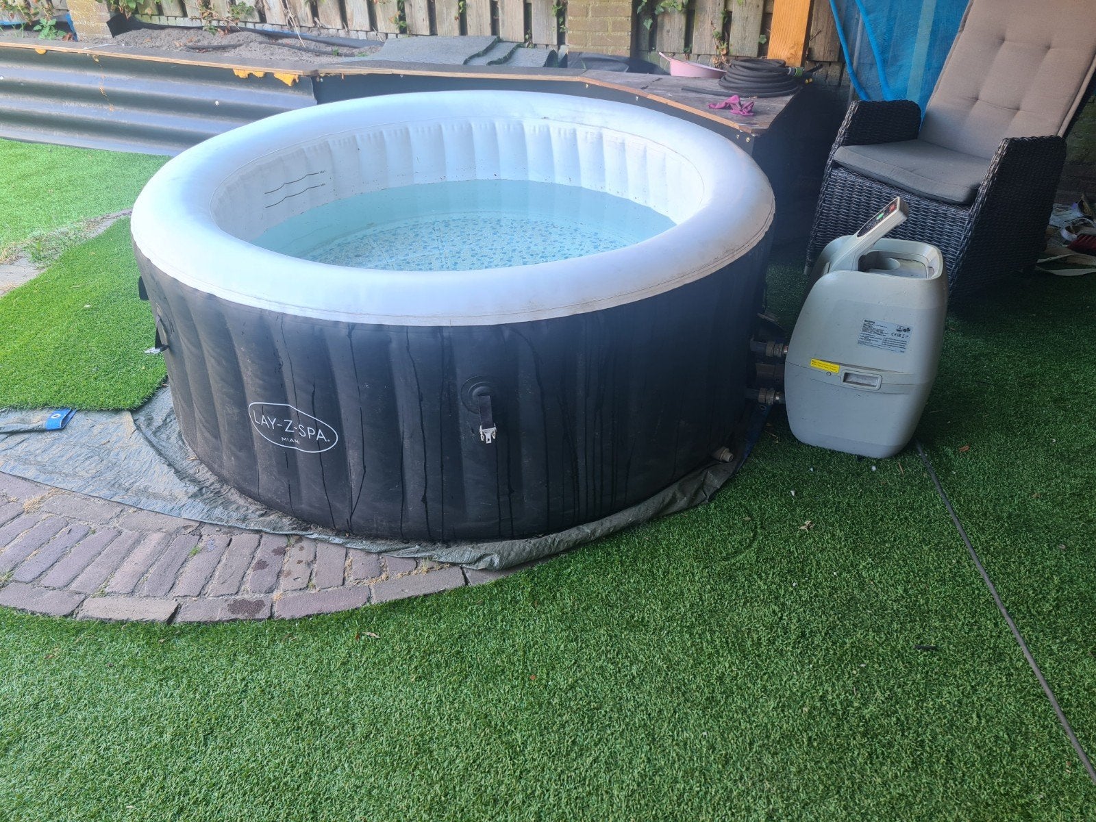 Mooie opblaasbare spa jacuzzi bubbelbad met verwarming, Tuin en Terras, Bubbelbaden en Hottubs, Ophalen, Gebruikt, Filter, Opblaasbaar