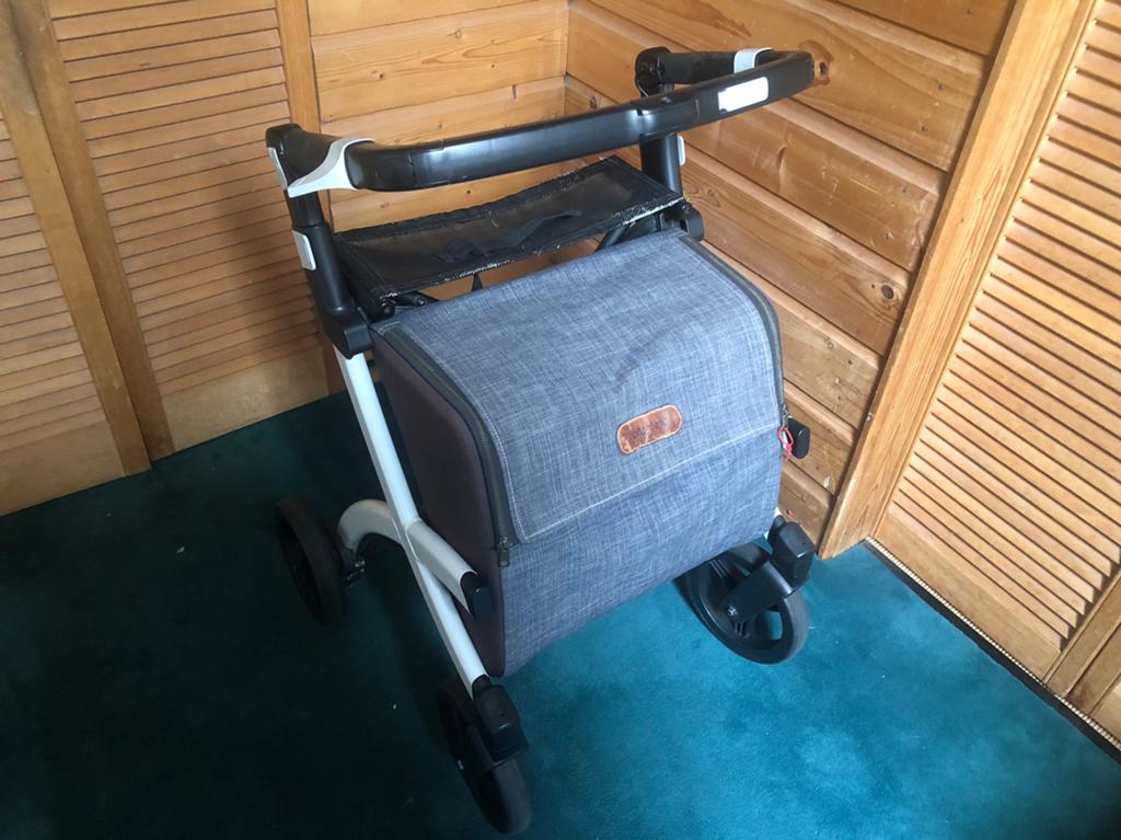 Rollater. Rollz flex   Met dienblad         Keurig netjes, Diversen, Rollators, Ophalen, Opvouwbaar, Zo goed als nieuw