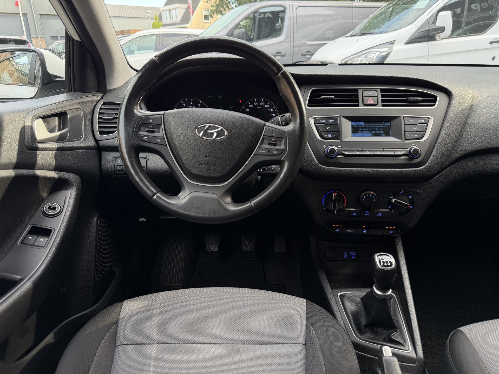 Hyundai i20 1.2 LP i-Drive Cool Airco Stoelverwarming 4 Cili, Euro 6, 4 cilinders, Wit, Bedrijf