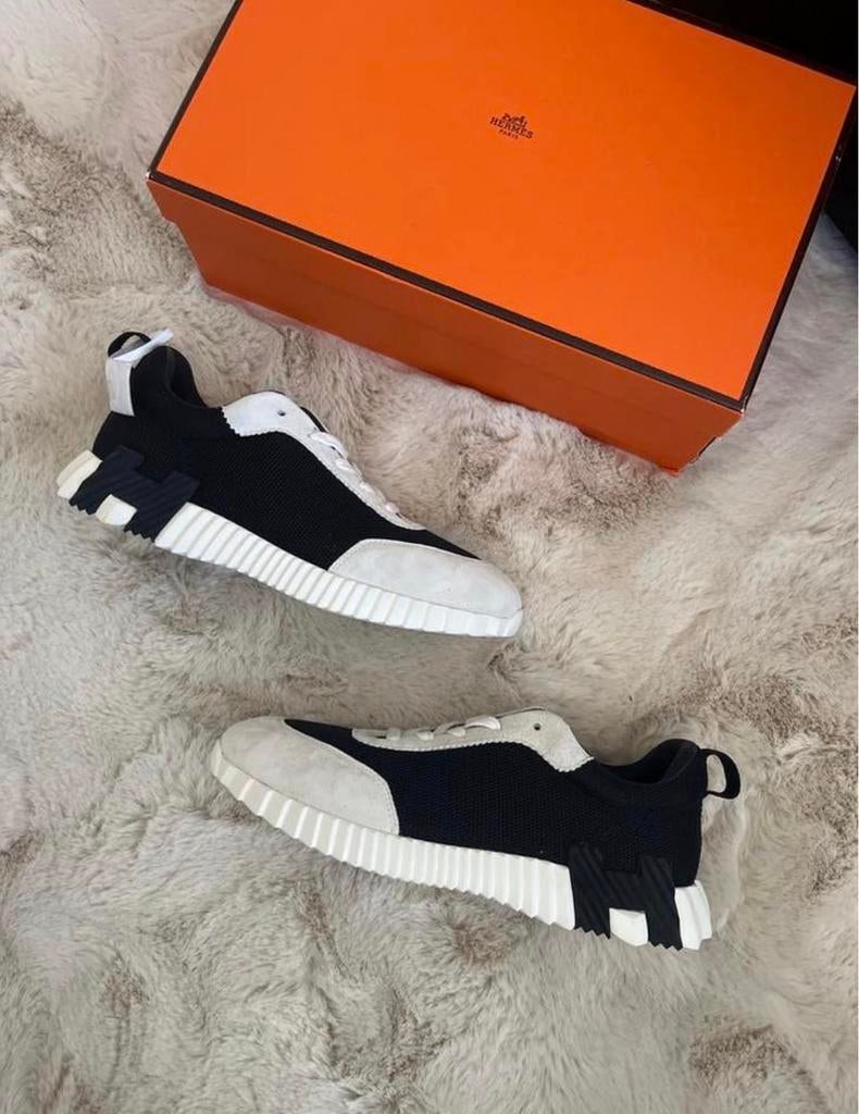 Hermes schoenen maat 42 met alle toebehoren, Ophalen of Verzenden, Zo goed als nieuw, Zwart, Sneakers of Gympen
