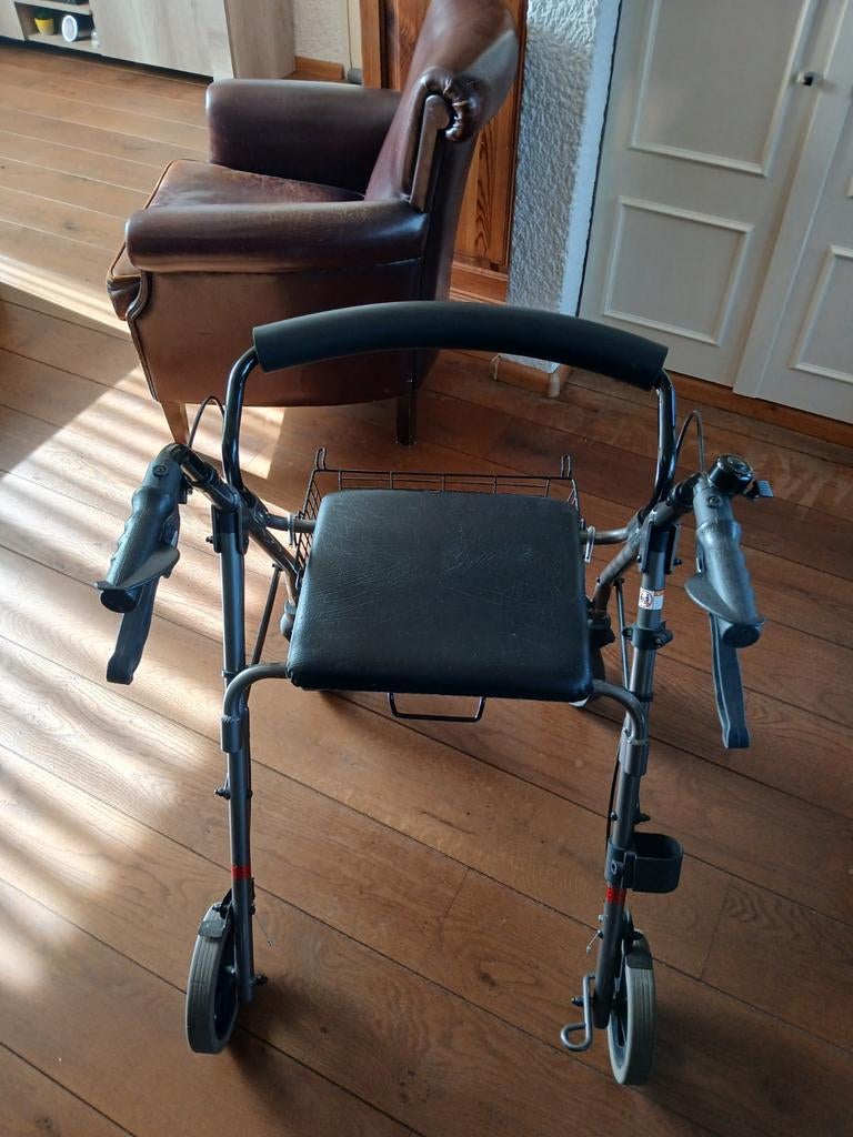 Gogo light lichtgewicht rollator, Ophalen, Lichtgewicht, Zo goed als nieuw
