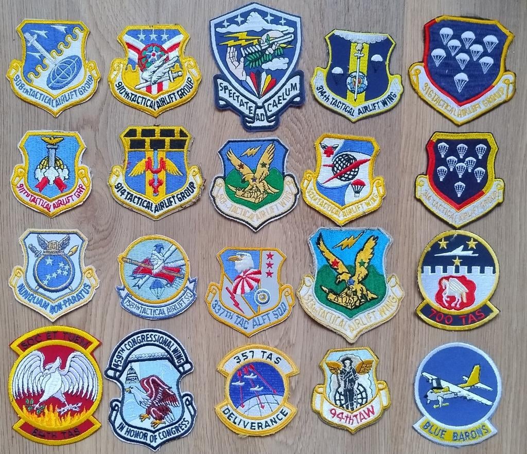 USAF tactical airlift emblemen, Verzamelen, Militaria | Algemeen, Ophalen of Verzenden, Landmacht, Nederland, Embleem of Badge