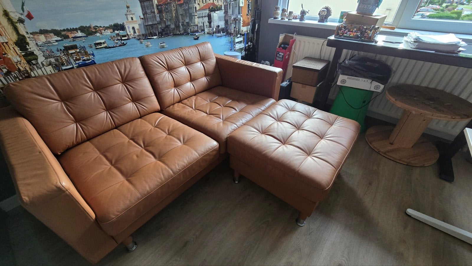 IKEA LANDSKRONA 2-zitsbank en voetenbank goudbruin leer, Huis en Inrichting, Ophalen, 150 tot 200 cm, Tweepersoons, 75 tot 100 cm