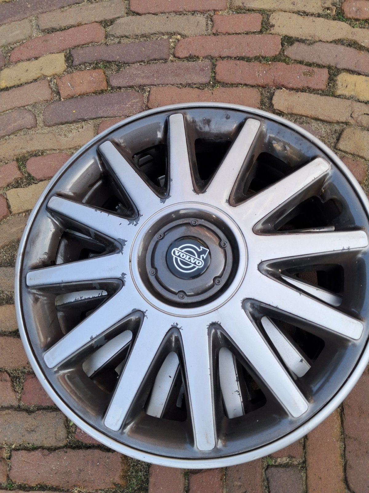 wieldoppen Volvo V40, Ophalen