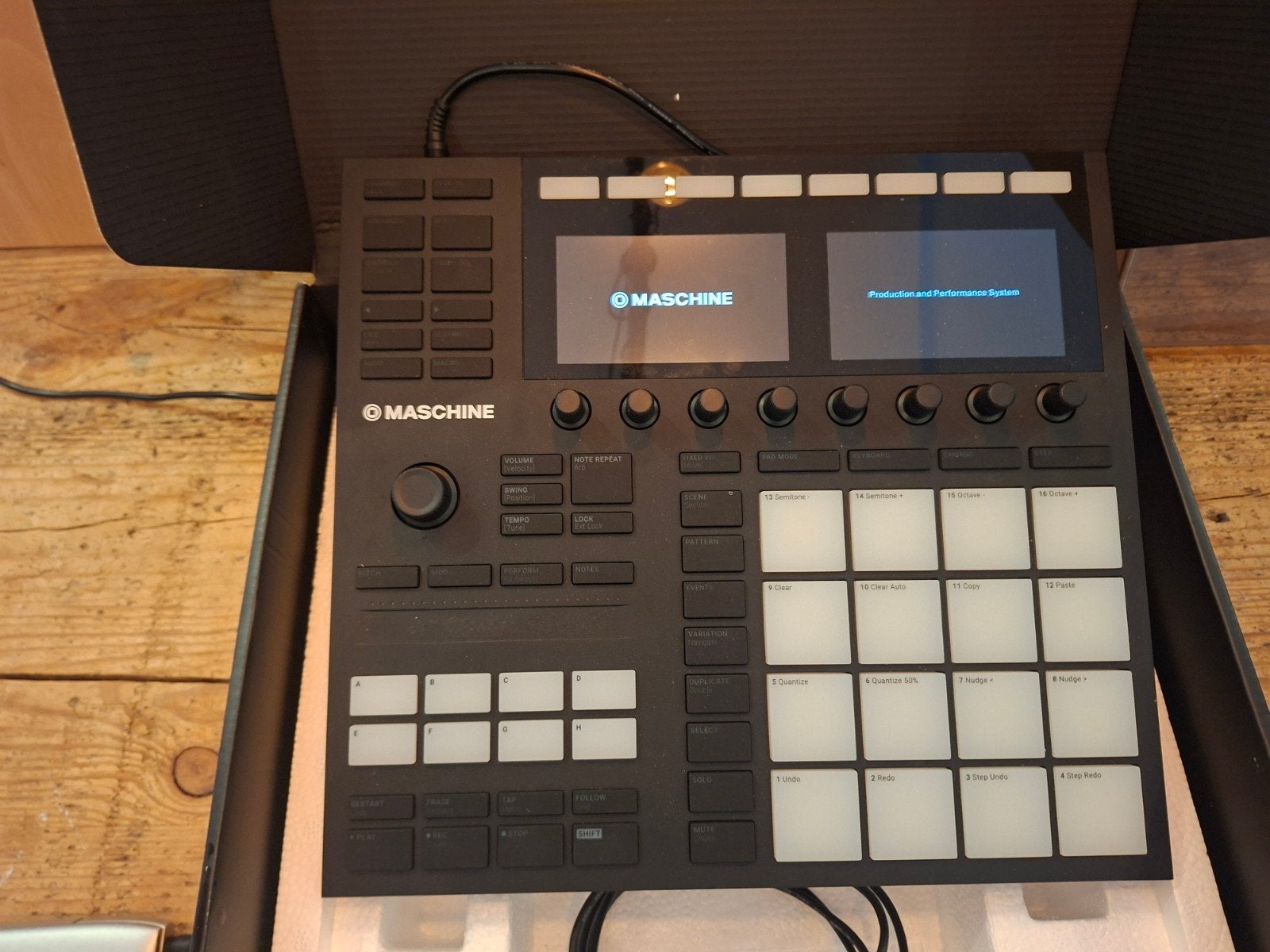 Native Instruments Maschine MK3, Muziek en Instrumenten, Overige merken, Zo goed als nieuw, Met midi-aansluiting, Overige aantallen