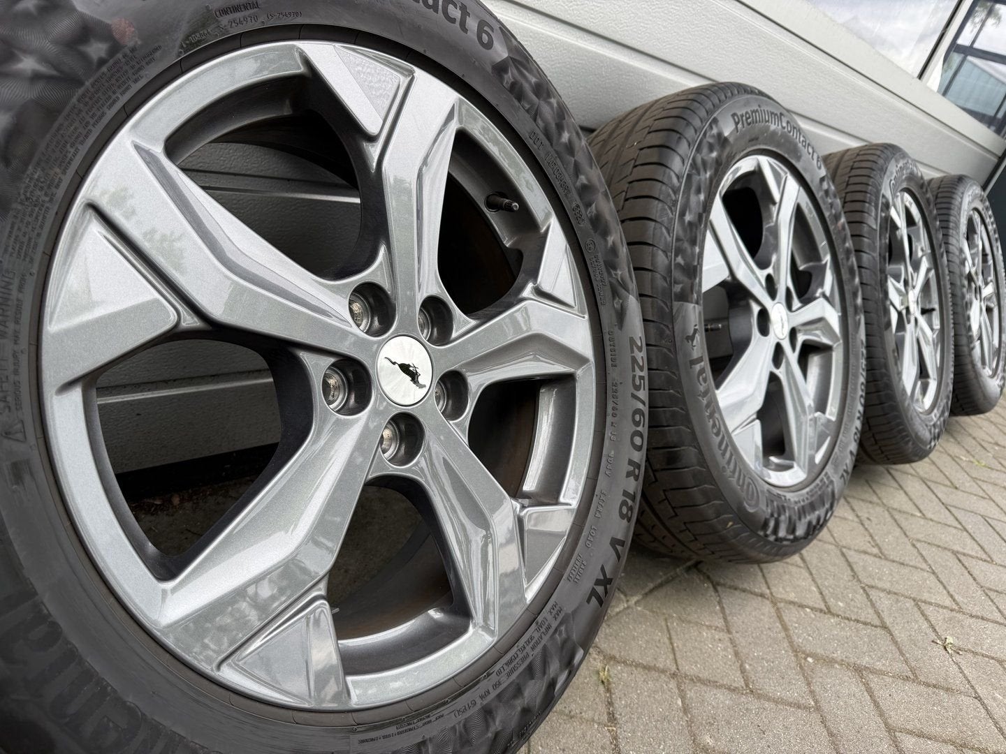 18 inch originele Ford Mustang Mach-E velgen zomerbanden, 18 inch, Gebruikt, -, -