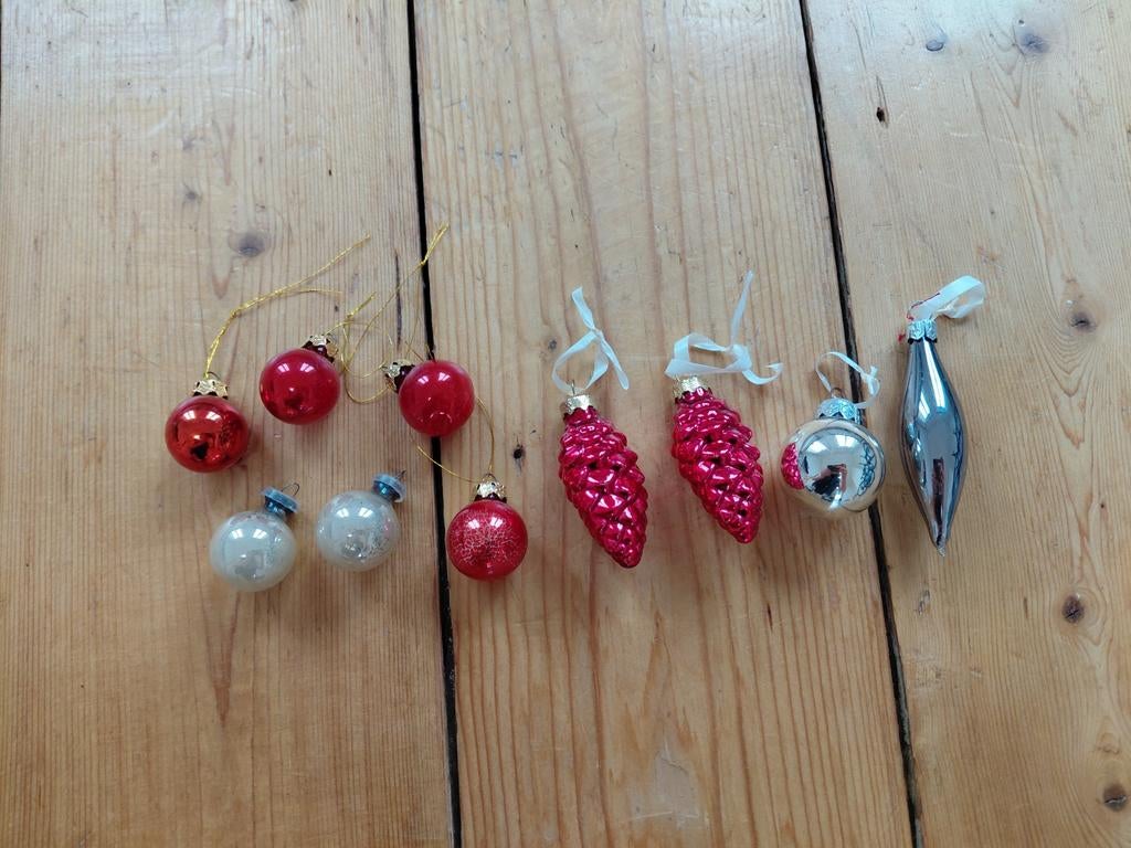 Kerstdecoratie kerstversiering kerstballen dennenappels, Diversen, Kerst, Ophalen
