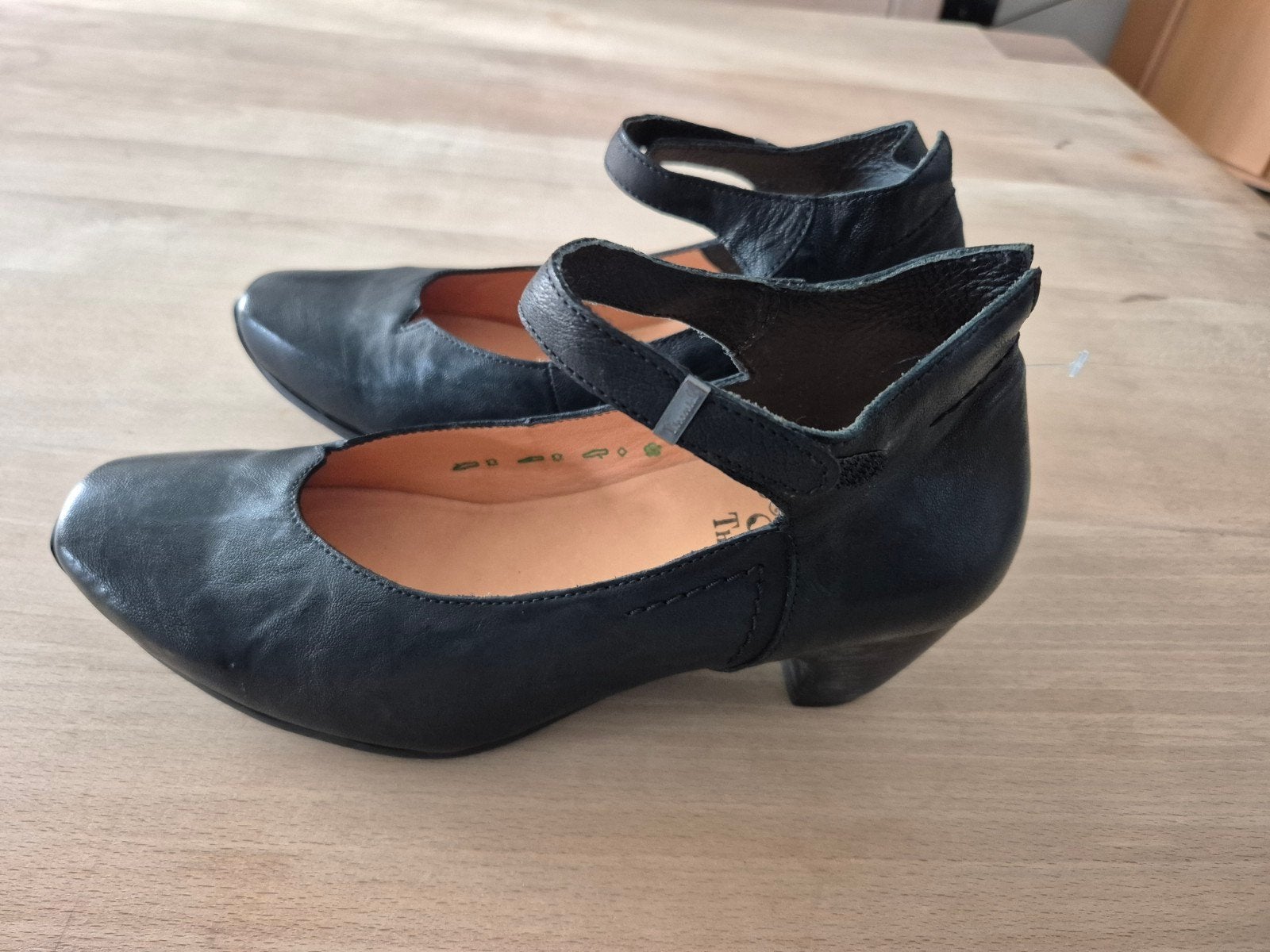 Prachtige schoenen Think! Maat 39.Nieuw., Kleding | Dames, Verzenden, Nieuw, Zwart