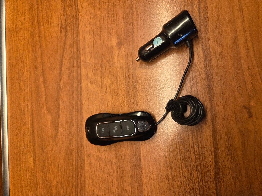 SONRU Bluetooth 5.3 FM Transmitter PD30W handsfree 12/24V, Auto diversen, Ophalen, Zo goed als nieuw