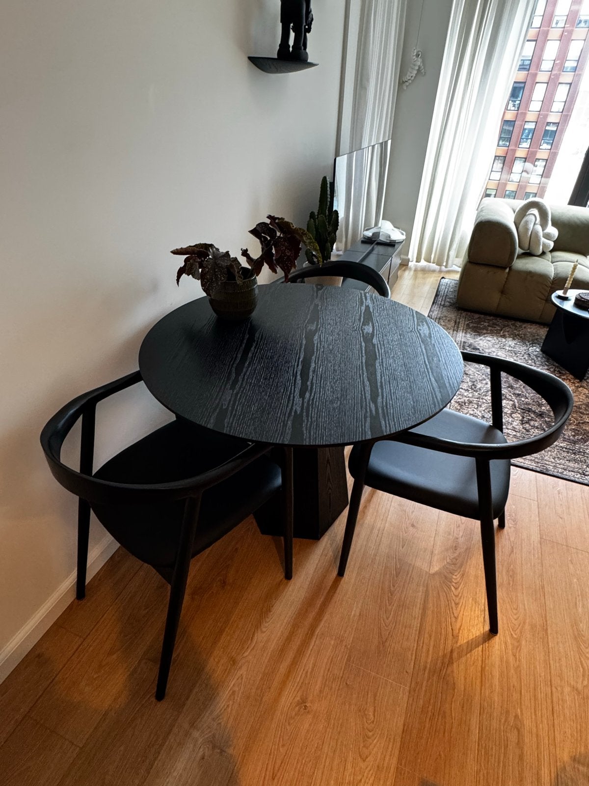 Zuiver Pilar Eettafel Zwart Rond 100cm, Huis en Inrichting, Tafels | Eettafels, Ophalen, Gebruikt, 100 tot 150 cm, Rond