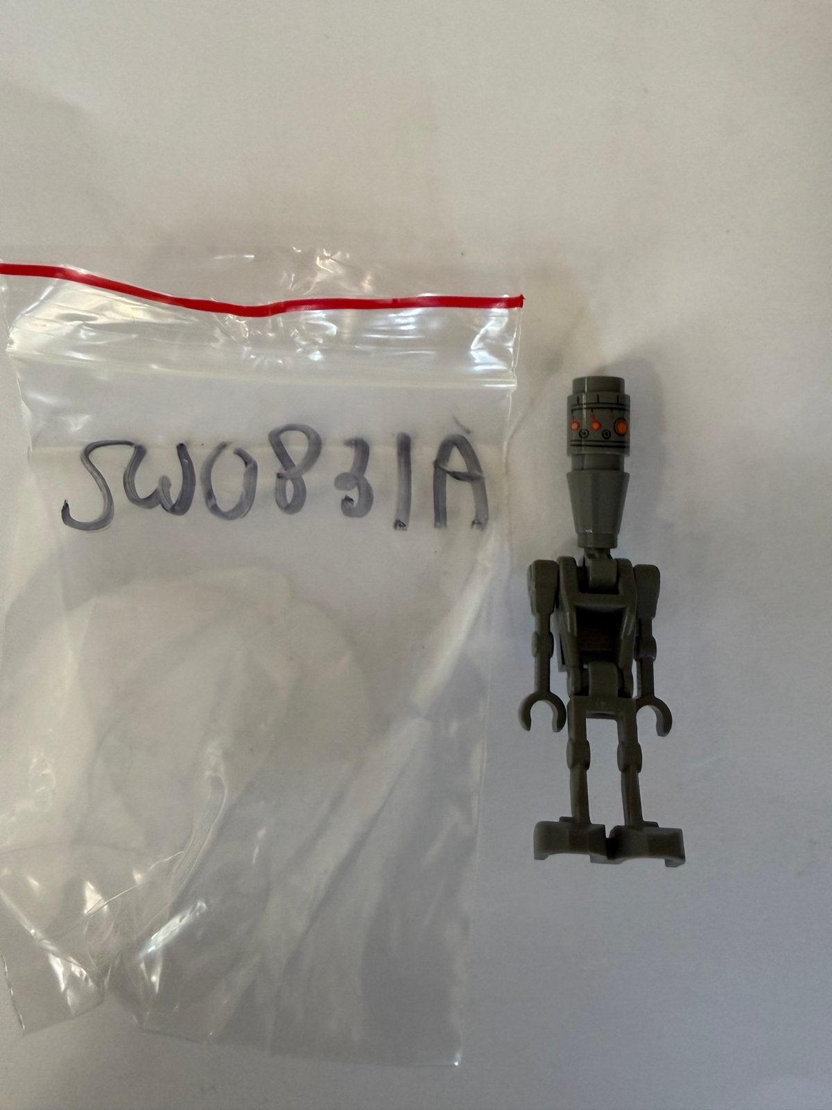 Lego Star Wars SW0831A Super Battle Droid Minifiguur, Ophalen of Verzenden, Gebruikt