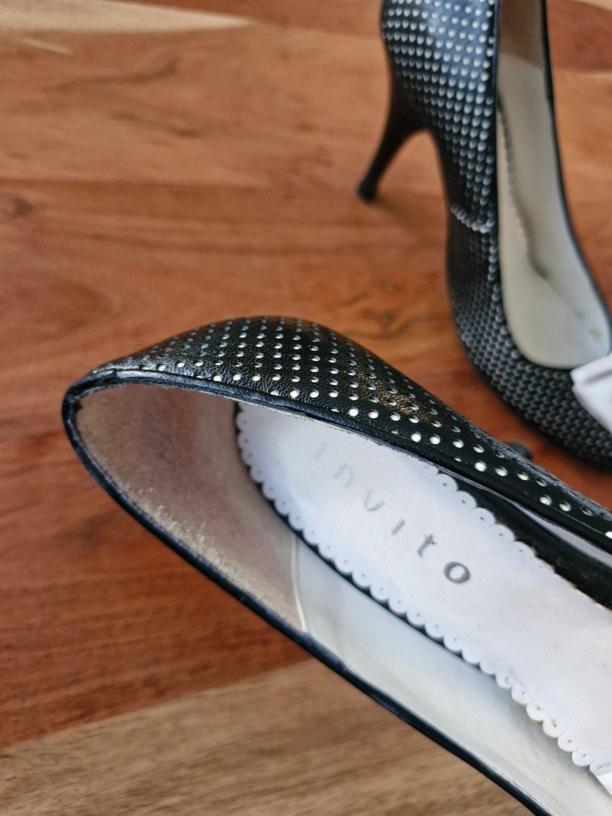 Zwarte pumps maat 38 met witte strik, Pumps, Zwart, Onbekend, Ophalen of Verzenden