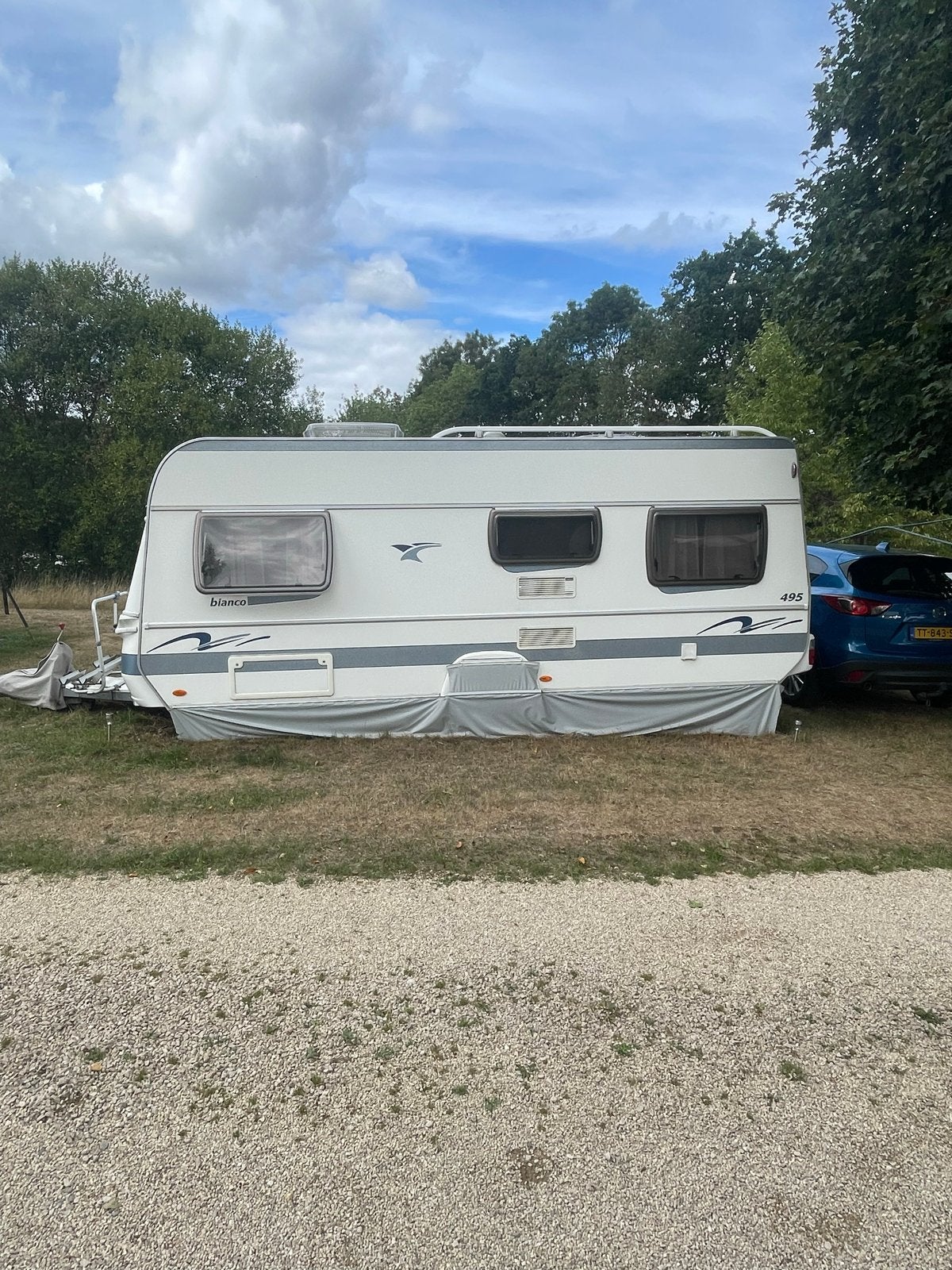 Fendt Bianco Classico 495 met vernieuwd interieur, Caravans en Kamperen, Caravans, Rondzit, Frans bed, Particulier, Tot en met 4
