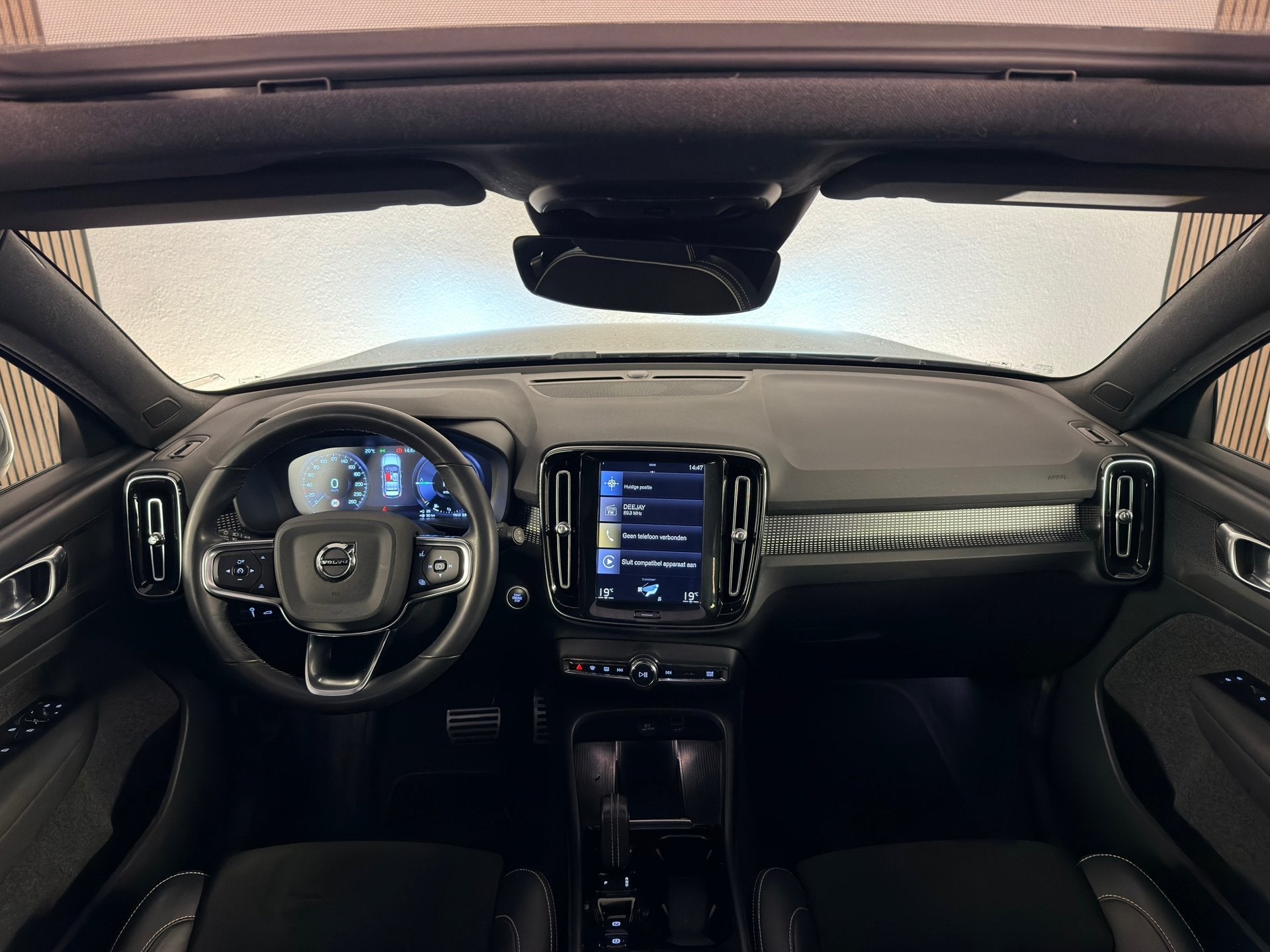 Volvo XC40 1.5 T4 Recharge R-Design, Pano, 360 camera,, Gebruikt, 48 km/l, 129 pk, Blauw