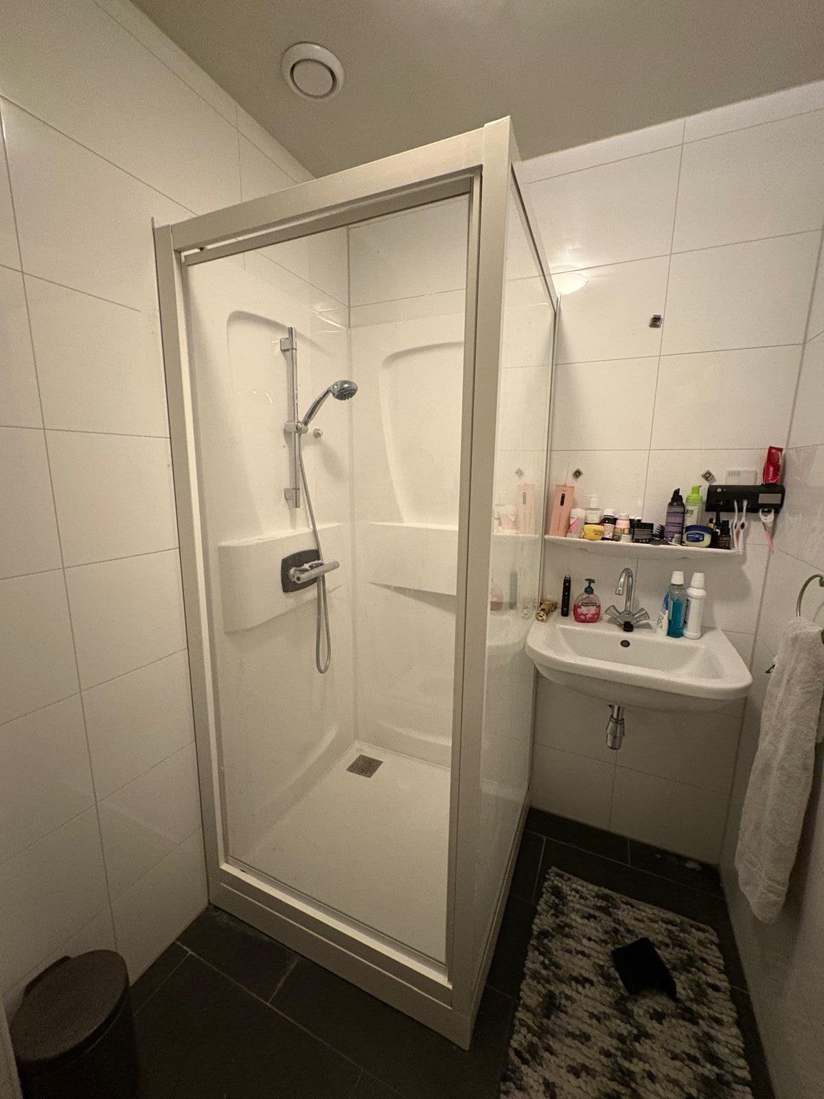 Douche, Ophalen, Zo goed als nieuw