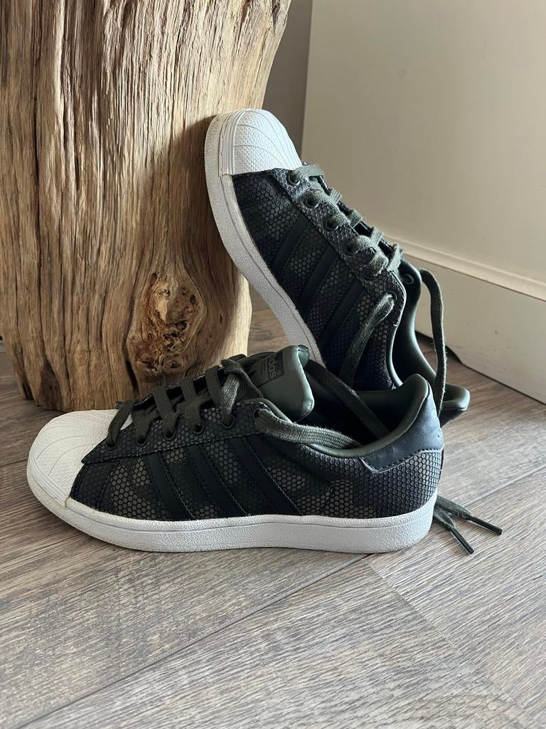 Adidas Superstar Sneakers - Groen/Zwart, Ophalen of Verzenden, Zo goed als nieuw, Groen, Sneakers of Gympen