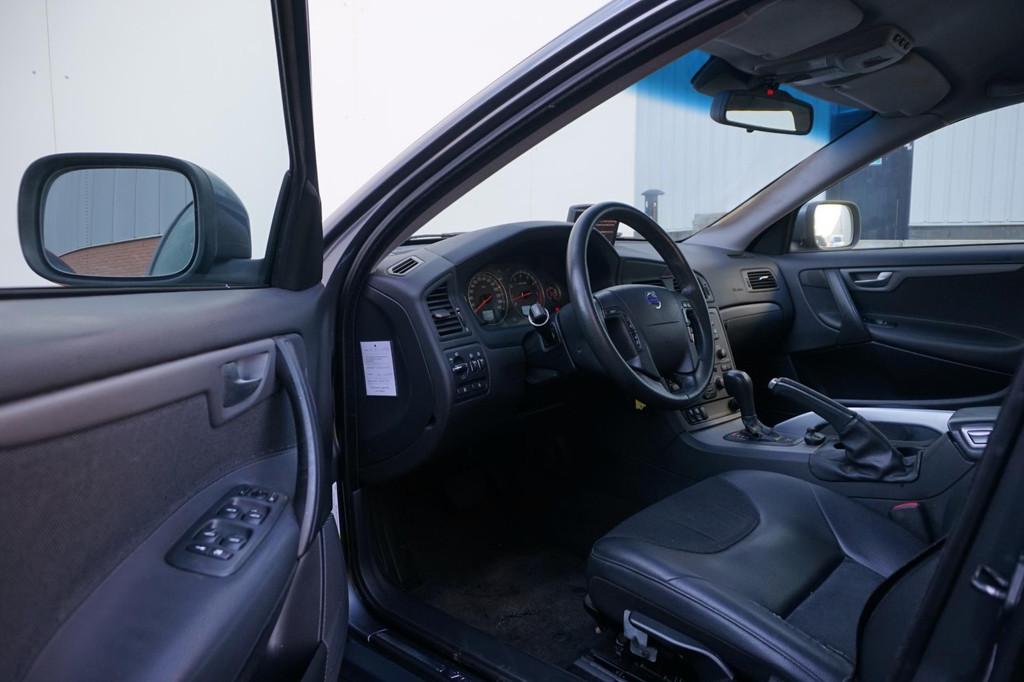 Volvo XC70 2.5 T Momentum | 2006 | Automaat | 7 persoons |, Auto's, Automaat, 2521 cc, Origineel Nederlands, Vierwielaandrijving