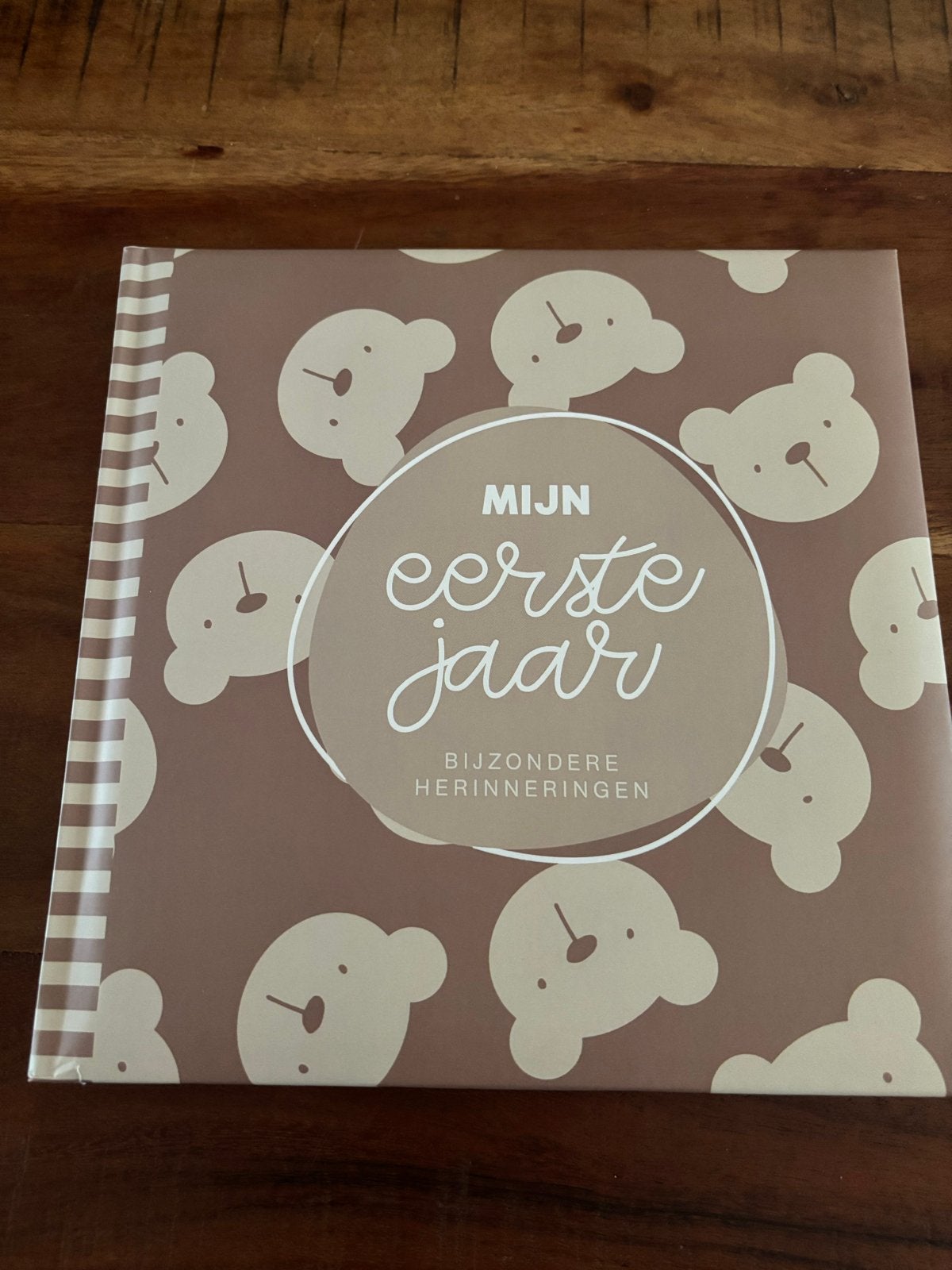 Invulboek Mijn Eerste Jaar - Bijzondere Herinneringen, Ophalen of Verzenden, Zo goed als nieuw