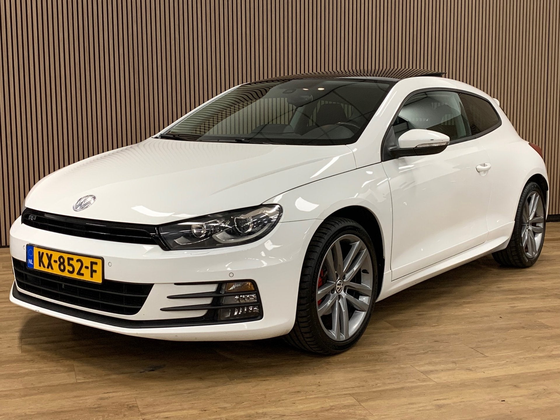 Volkswagen SCIROCCO 1.4 TSI|R-Line|Opendak|Navigatie|Climate, Auto's, Voorwielaandrijving, Dealer onderhouden, Gebruikt, 4 cilinders