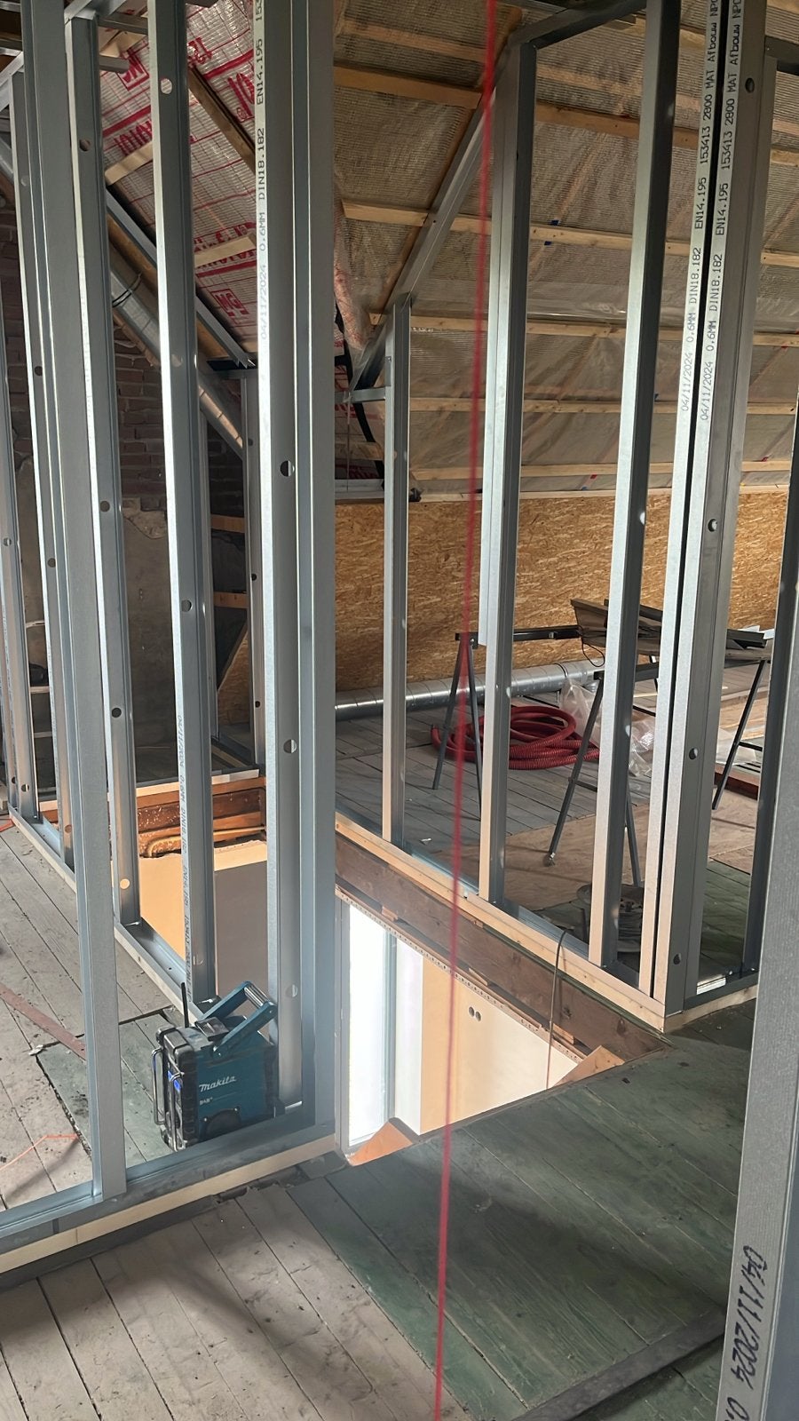 Metal stud verlaagde plafonds en wanden cinewalls, Gebruikt, Overige typen, Ophalen of Verzenden, Overige houtsoorten