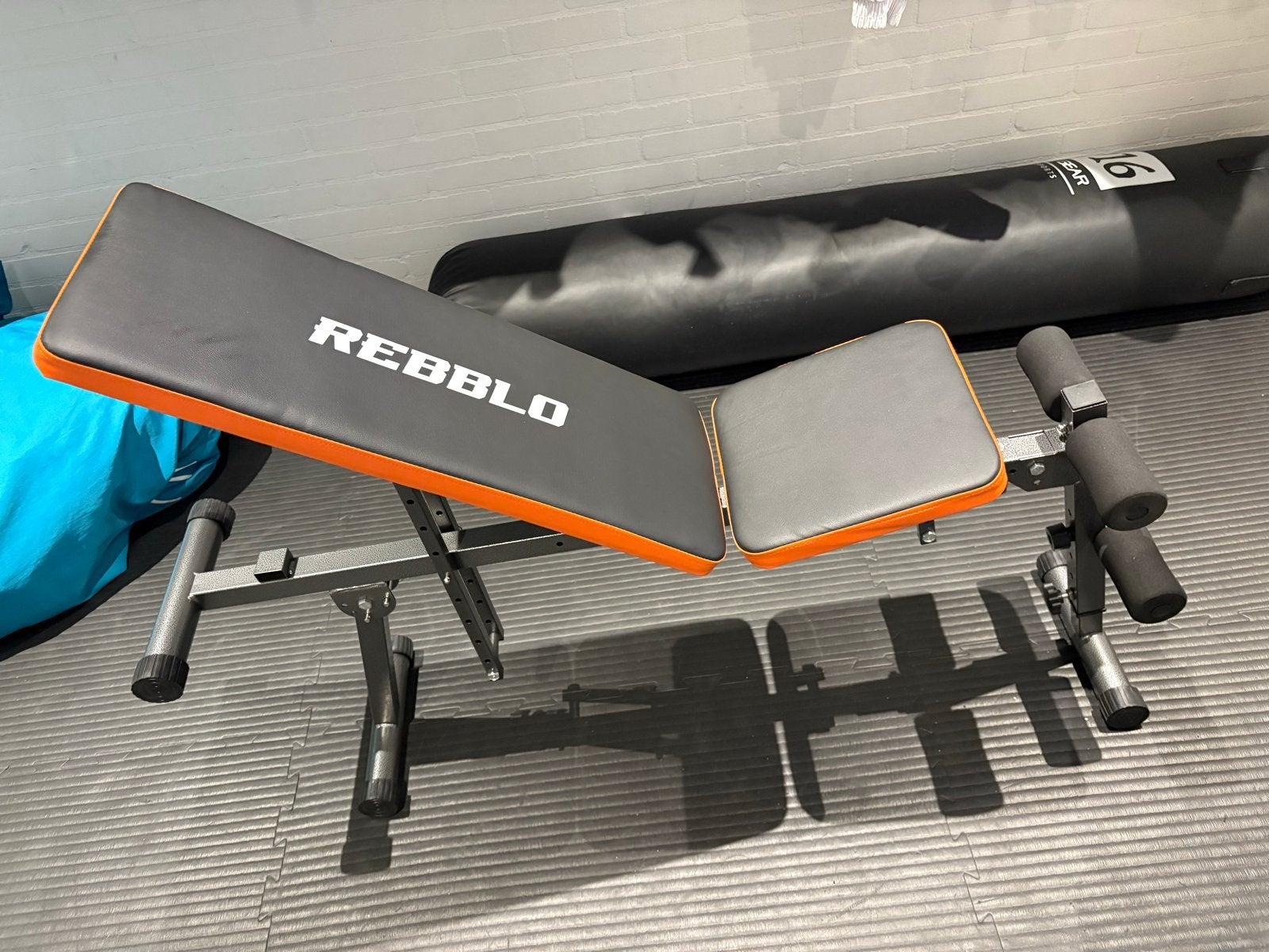 Verstelbaar Fitnessbankje Nieuw - Ideaal voor Thuis Workouts, Sport en Fitness, Ophalen, Nieuw, Borst, Fitnessbank