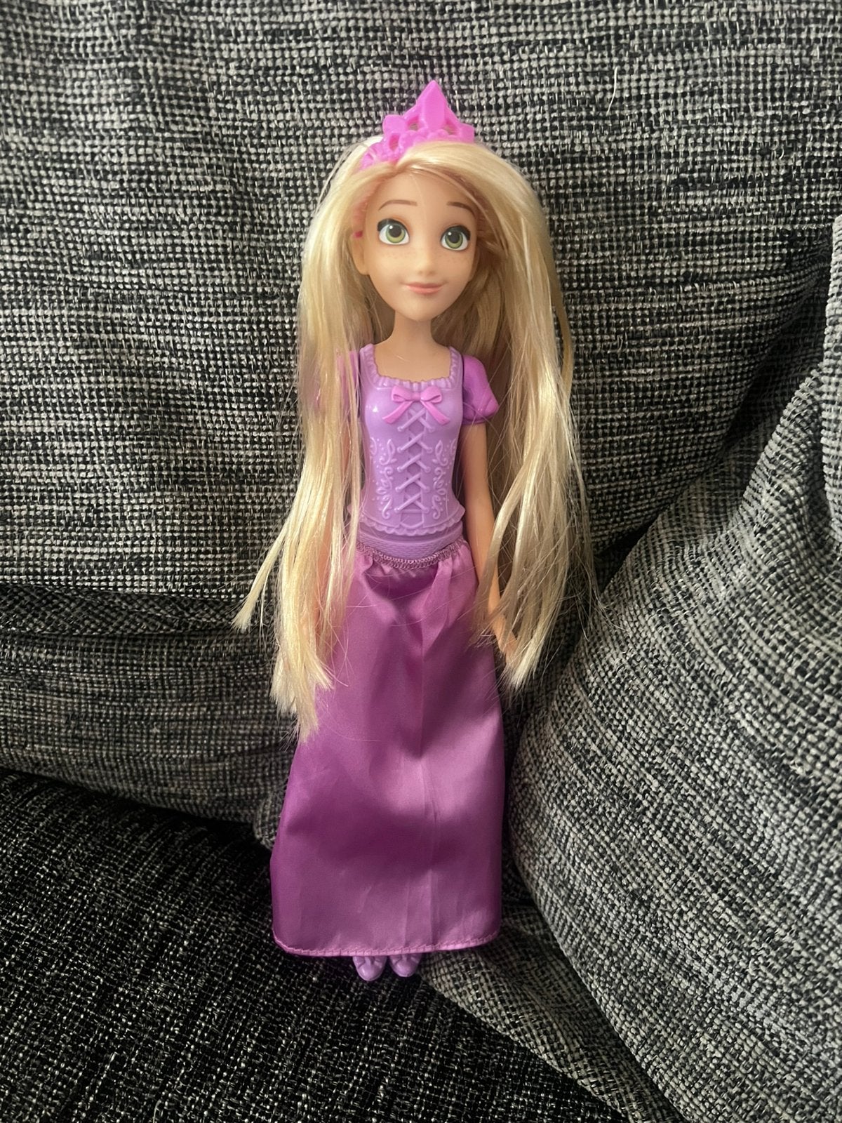 Disney prinses Rapunzel barbie, Ophalen of Verzenden, Zo goed als nieuw, Overige typen