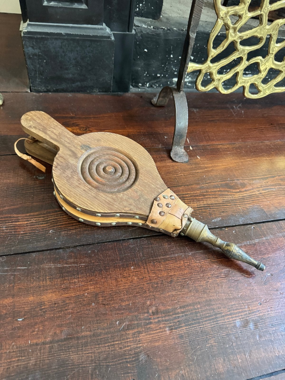 Antieke houten blaasbalg met leren en messing accenten, Antiek en Kunst, Ophalen of Verzenden