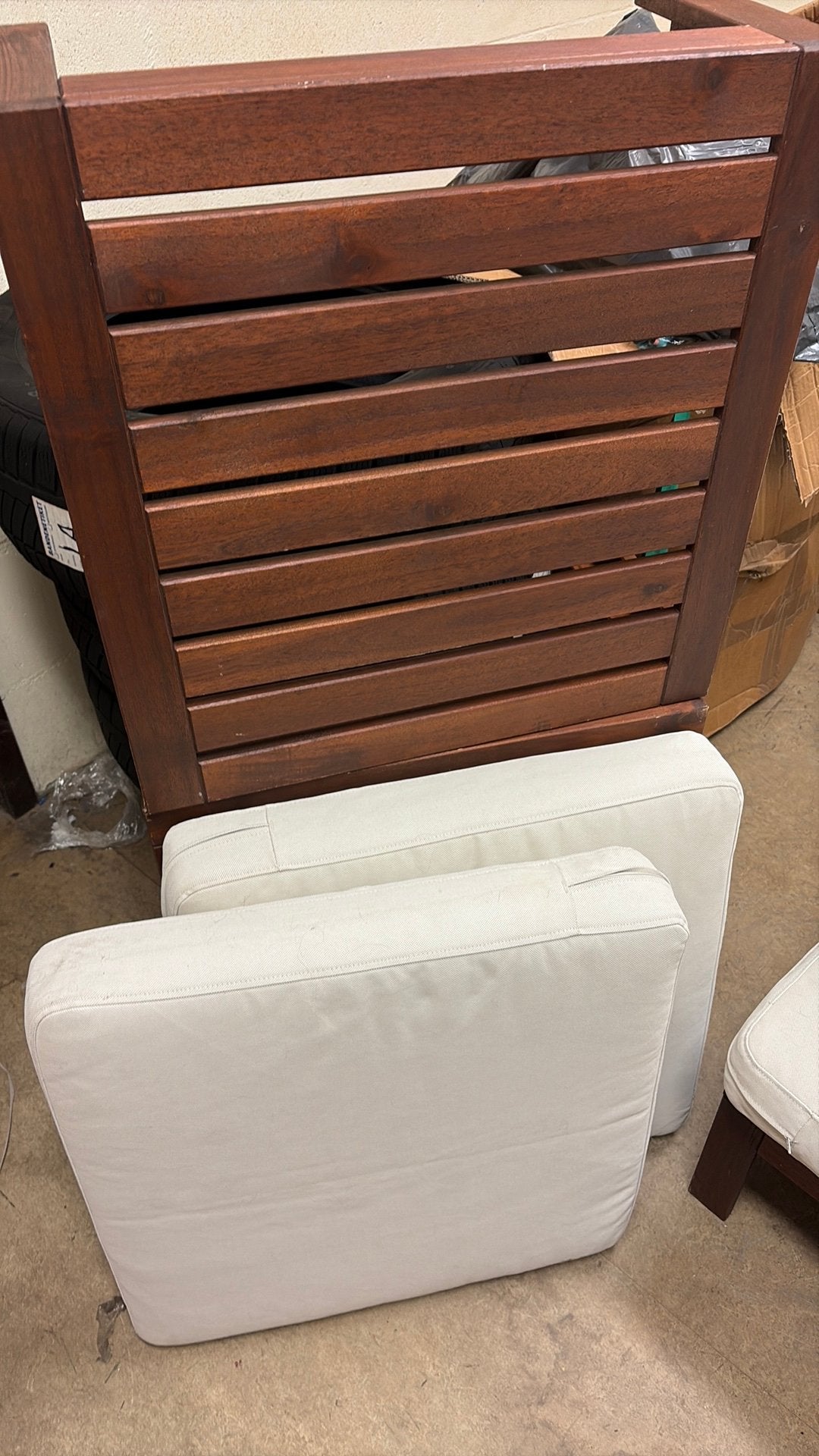 IKEA ÄPPLARÖ 2 stoelen met kussens en voeten bankjes, Ophalen, Zo goed als nieuw