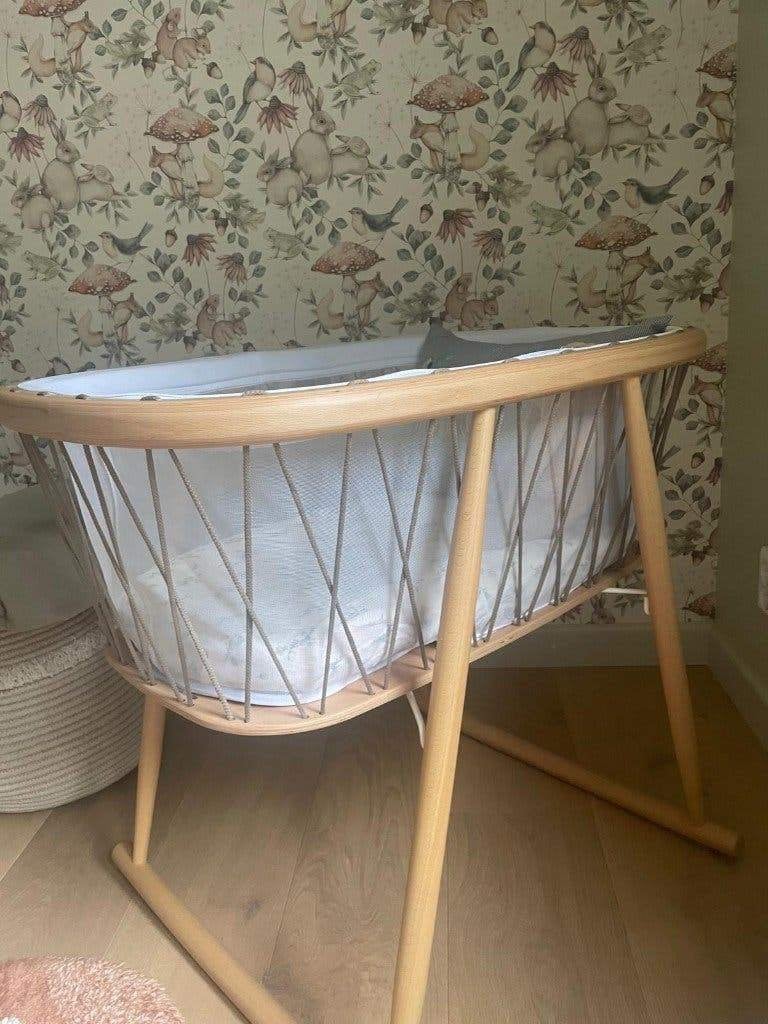 Charlie Crane KUMI wieg Hazelnut met kokosmatras, Kinderen en Baby's, Ophalen, Gebruikt, Wieg