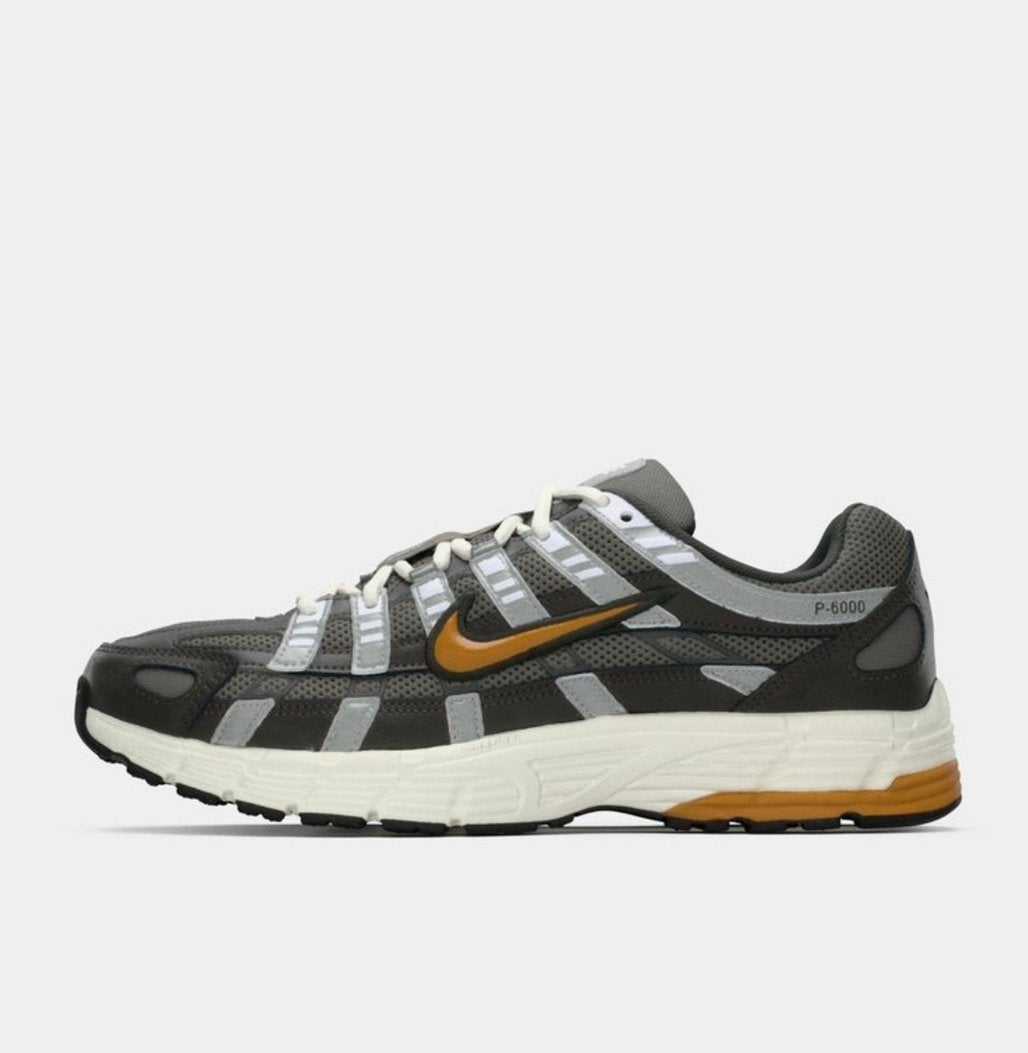 Nike P-6000 ‘Black Sequoia Ochre’ - maat 42, Product.Safety.ENEA@nike.com, Overige kleuren, Nike, Nieuw