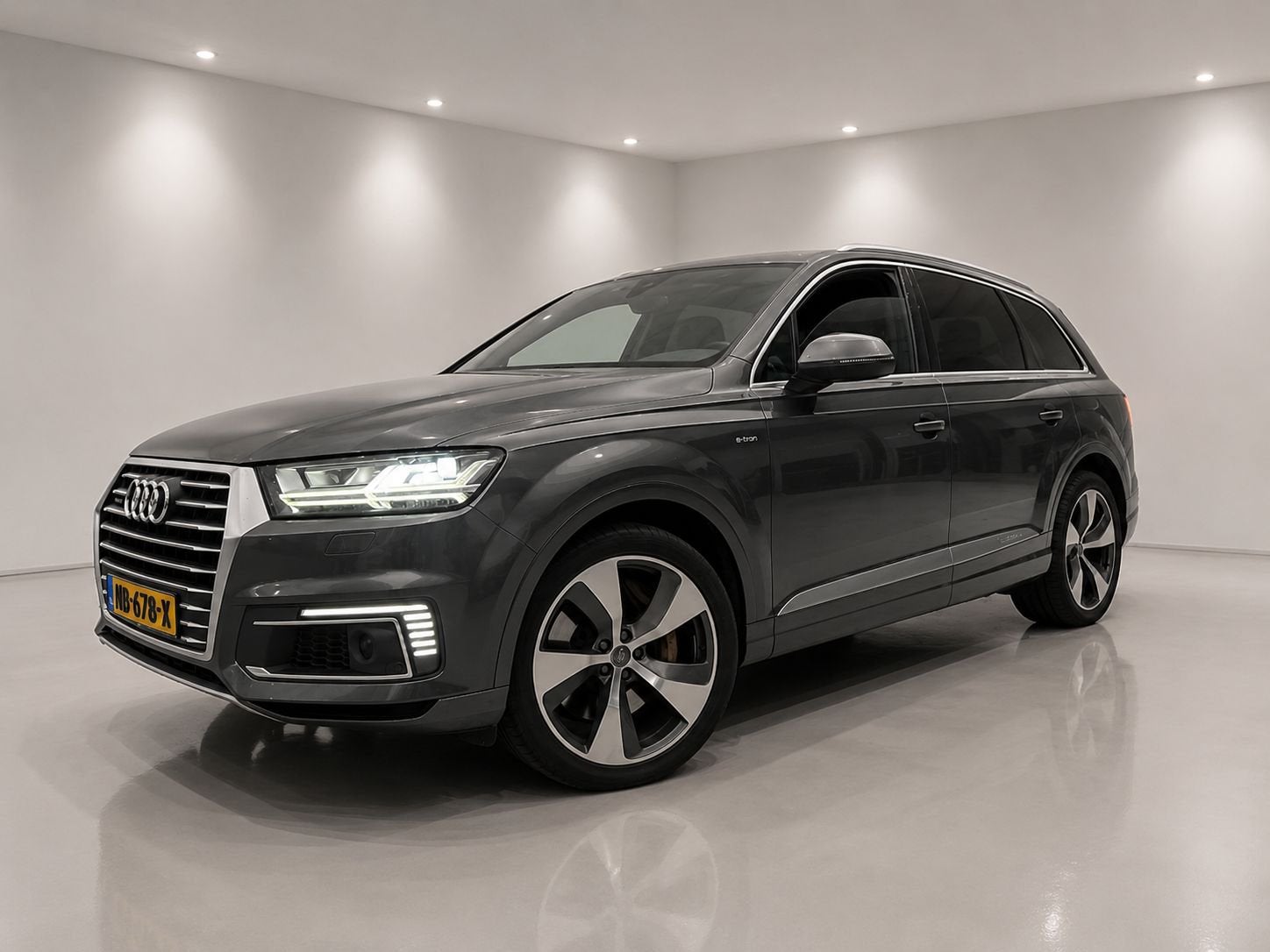 Audi Q7 3.0 TDI 374pk E-tron Quattro 3x S-Line Pano VOLL NAP, Auto's, Audi, 2420 kg, Diesel, Particulier, SUV of Terreinwagen