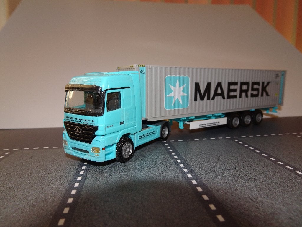 967 herpa mercedes actros 45 voet container maersk 1:87 truc, Ophalen of Verzenden, Zo goed als nieuw, Bus of Vrachtwagen, Herpa