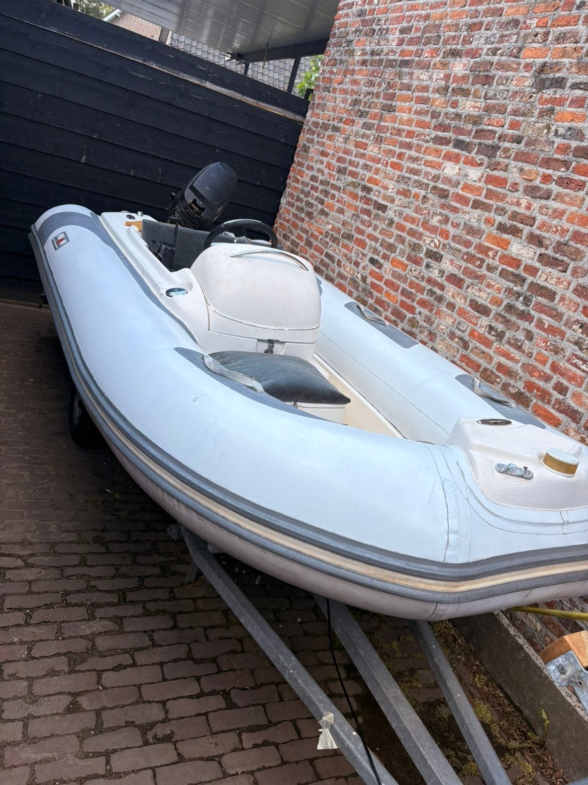 Avon RIB met Mercury 20pk vaarbewijs vrij inc trailer vaarkl, Avon, Anker, Zo goed als nieuw, 20 pk