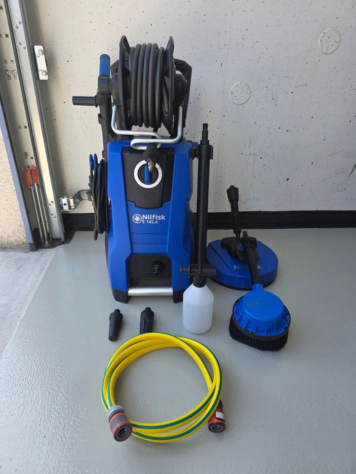 Nilfisk E 135.4-9 Hogedrukreiniger - Krachtig & Compleet, Ophalen, Elektrisch, Nilfisk, Met regelbare waterdruk