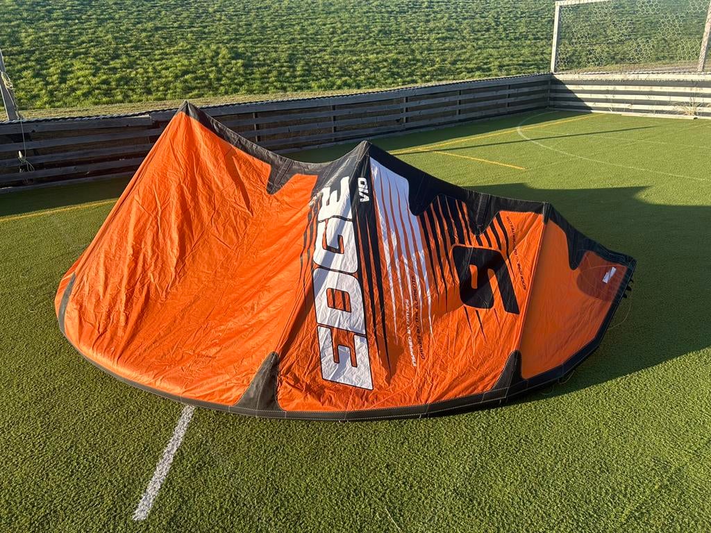 Ozone edge v10 9 meter K.O, Watersport en Boten, Kitesurfen, Geen board, Ophalen, Zo goed als nieuw