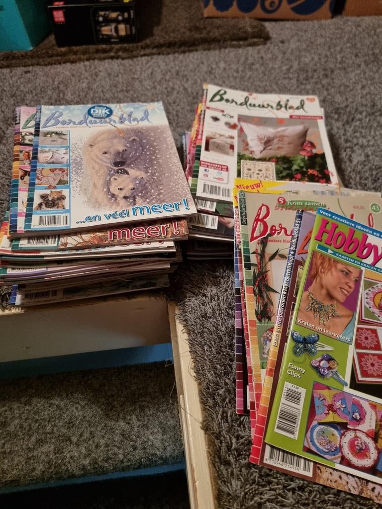 50 Borduurbladen & 6 Hobbyhandig bladen - Diverse patronen, Ophalen of Verzenden, Gebruikt, Handborduren, Patroon